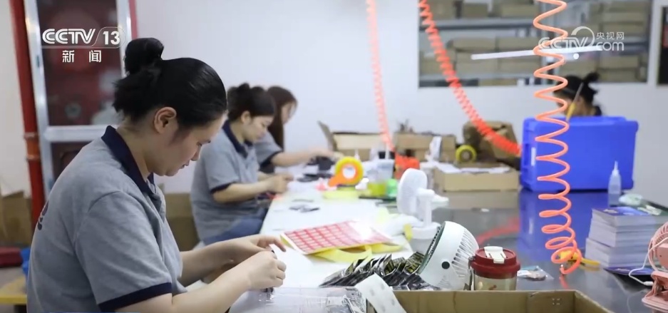 文創(chuàng)里的夏天 | “圈粉”又“吸金”，小文創(chuàng)撬動(dòng)文旅大經(jīng)濟(jì)與深層次文化傳播